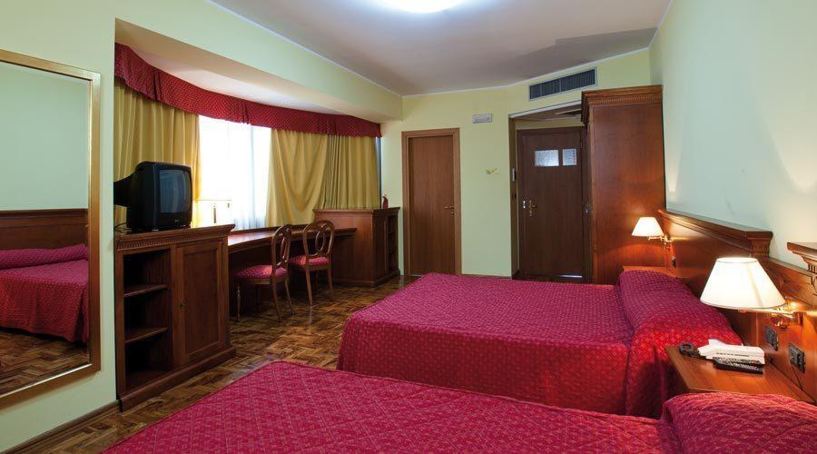 Albergo Ristorante Uliveto Veroli Bagian luar foto
