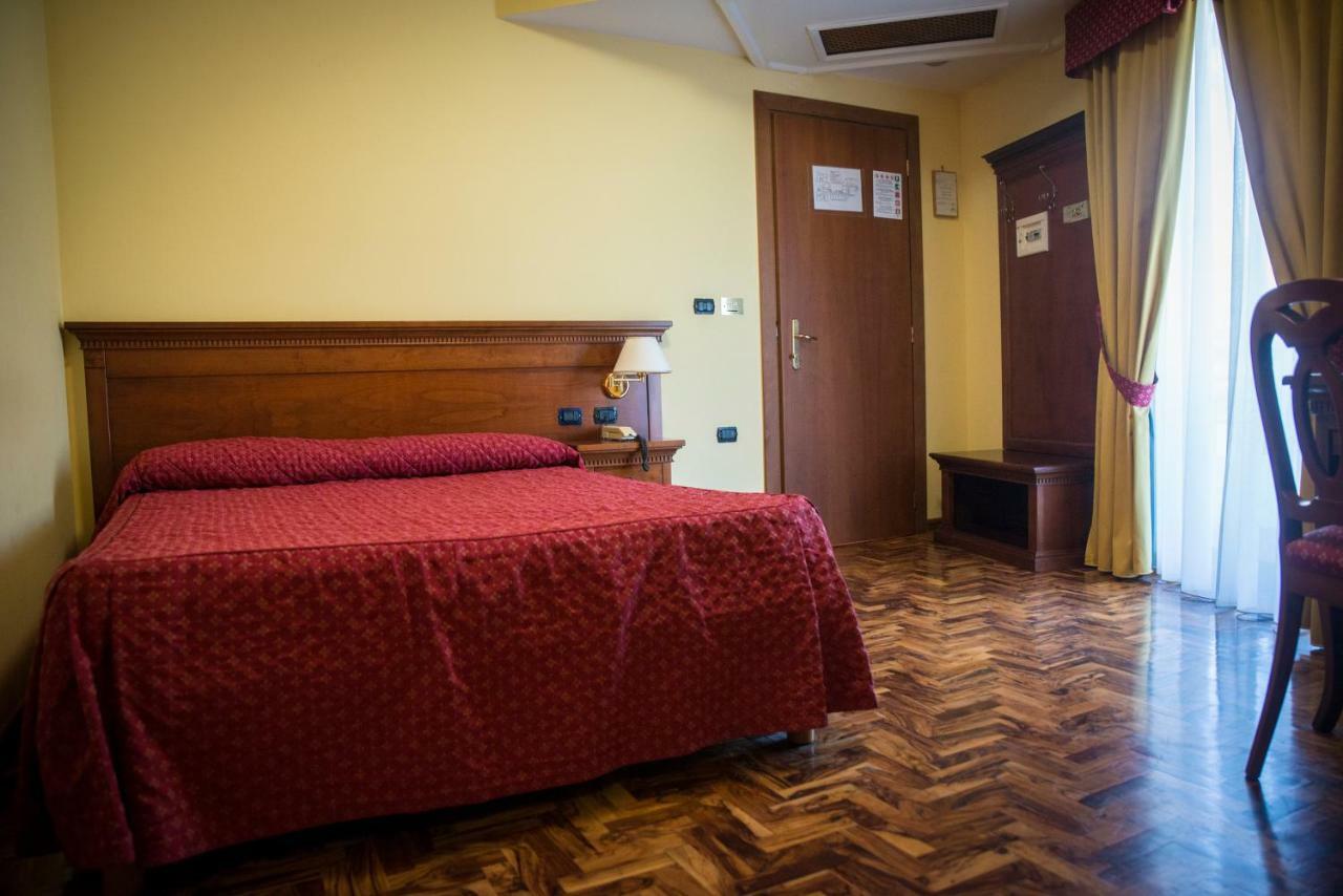 Albergo Ristorante Uliveto Veroli Bagian luar foto